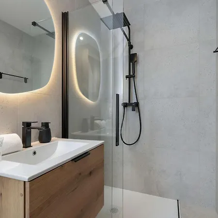 Apartman West Park Stylish Near The By Renters